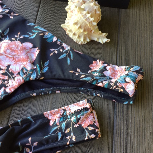 Billabong bikini bottoms - Picture 3 of 5